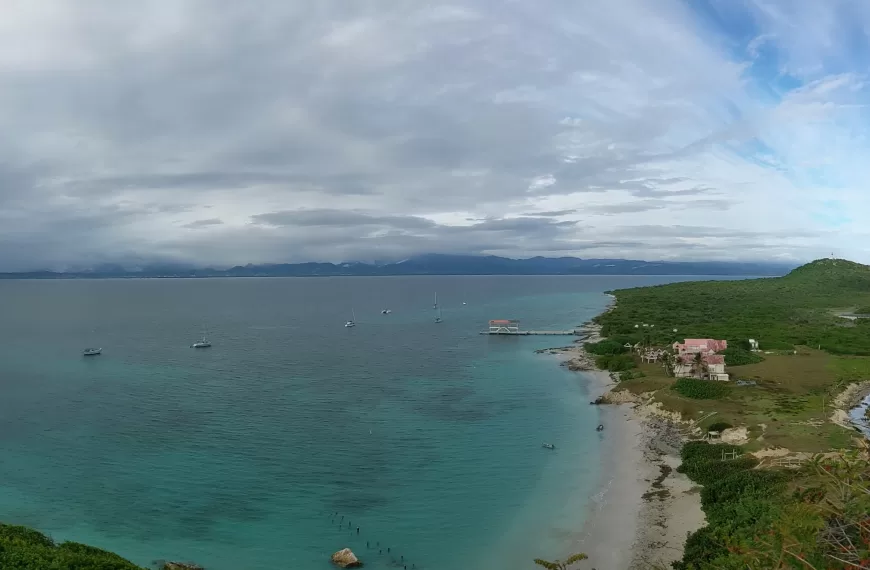 View of Caja de Muertos.